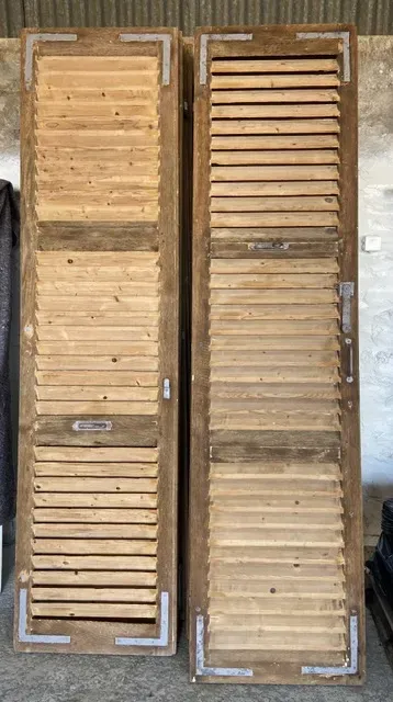 Décapage de volets en bois extérieur